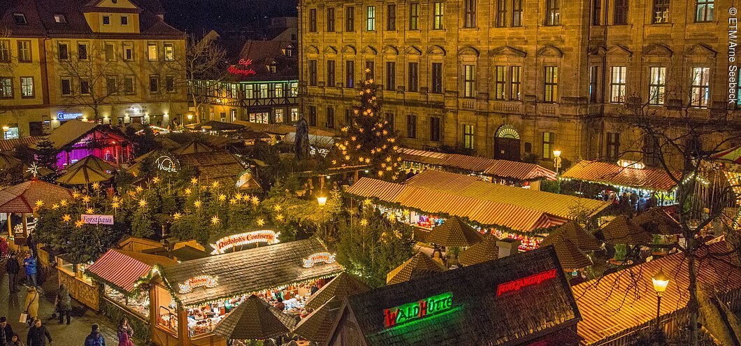 Waldweihnacht vor dem Markgrafenschloss