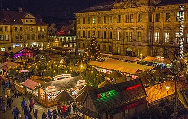 Waldweihnacht vor dem Markgrafenschloss